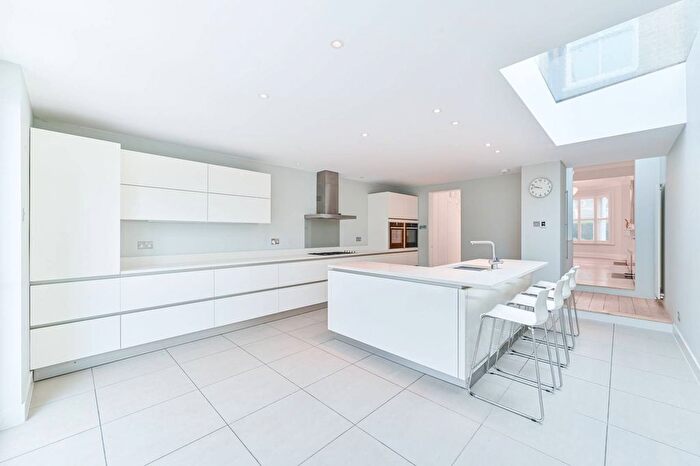 5 Bedroom Property For Sale In Kimberley Road, Clapham North, London, SW9