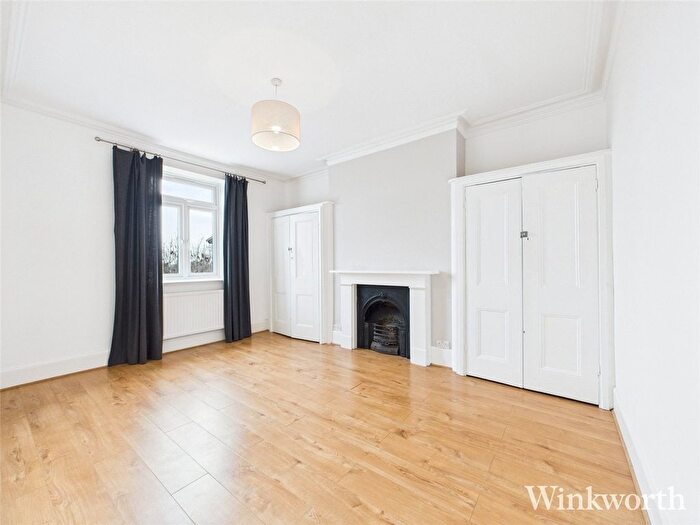 3 Bedroom Flat To Rent In Ranelagh Road, London, W5