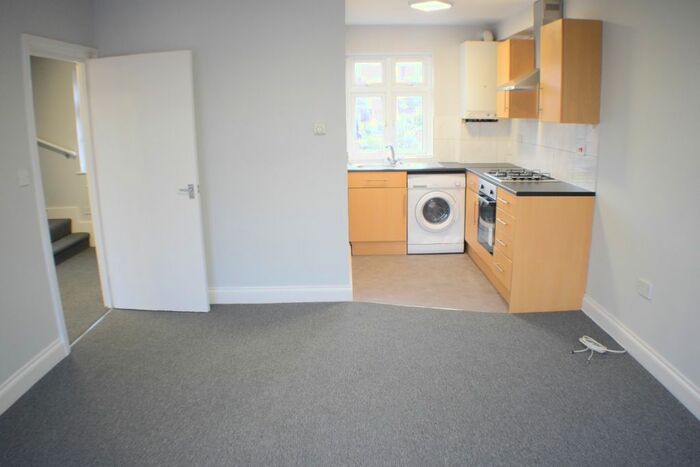 2 Bedroom Maisonette To Rent In High Road, Loughton, London, IG10