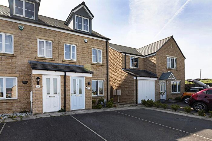 3 Bedroom Semi-Detached House For Sale In Haigh Road, Huddersfield, HD3