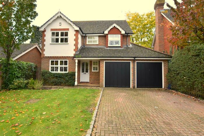 4 Bedroom Detached House To Rent In Kings Close, Thames Ditton, KT7