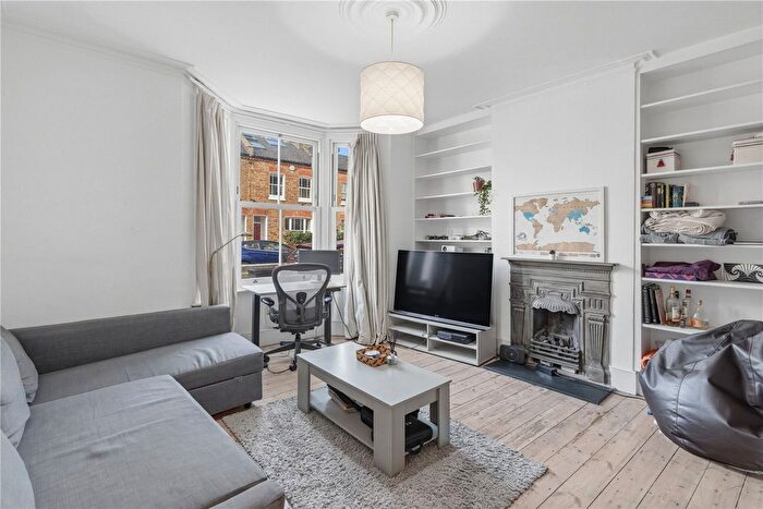 2 Bedroom Flat To Rent In Dymock Street, Fulham, SW6