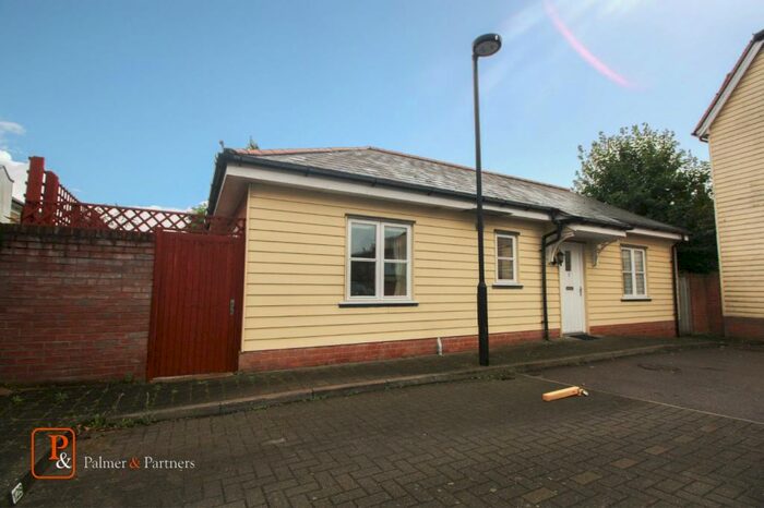 2 Bedroom Bungalow To Rent In Magdalen Street, Colchester, Essex, CO1