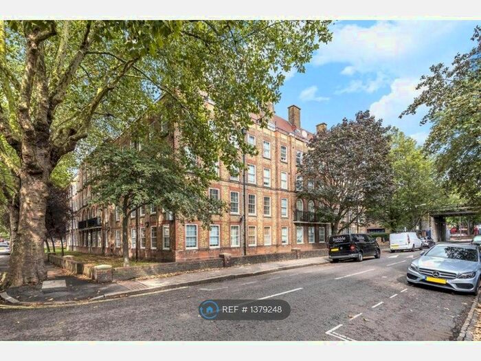 2 Bedroom Flat To Rent In Comber House, London, SE5