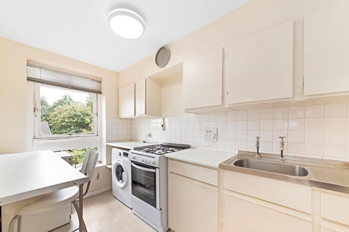 1 Bedroom Flat For Sale In Jenson Way, Crystal Palace, London, SE19