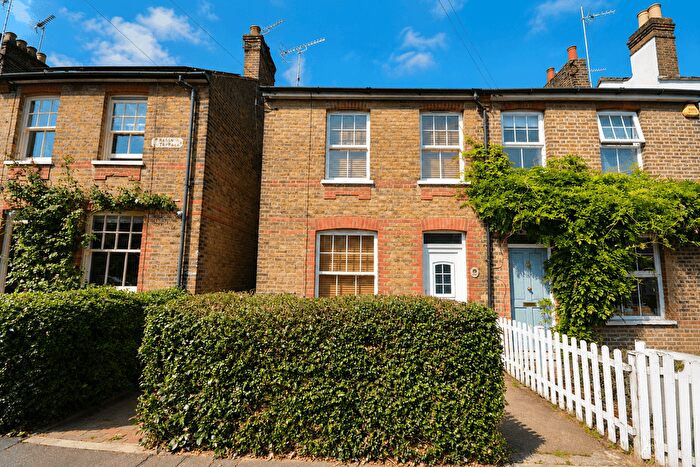 3 Bedroom Semi-Detached House To Rent In Upper Bridge Road, Chelmsford, Essex, CM2