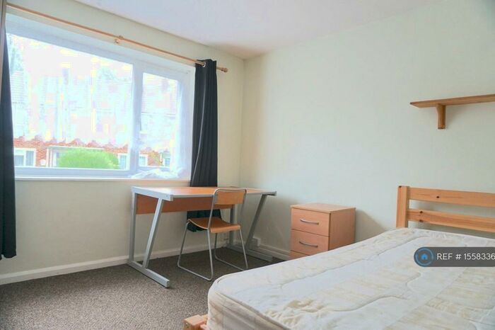 4 Bedroom Terraced House To Rent In Tunstall Road, Canterbury, CT2