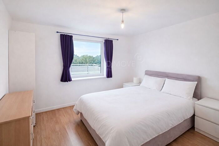 1 Bedroom Flat For Sale In Prince Regent Road, Hounslow, TW3