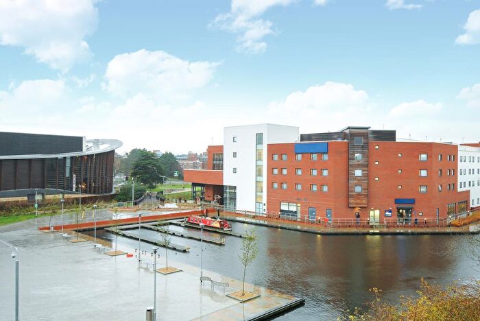 1 Bedroom Flat For Sale In Kingfisher House, Aylesbury, HP21