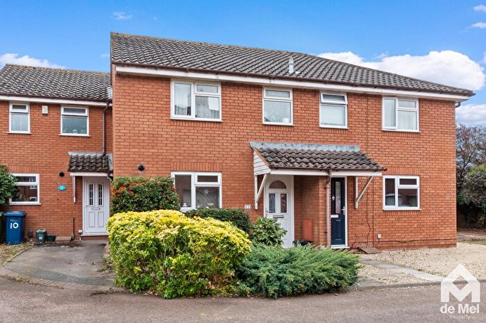 3 Bedroom Terraced House For Sale In Chantry Gate, Bishops Cleeve, GL52
