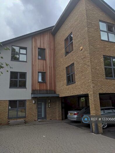 1 Bedroom Flat To Rent In London Road, High Wycombe, HP11