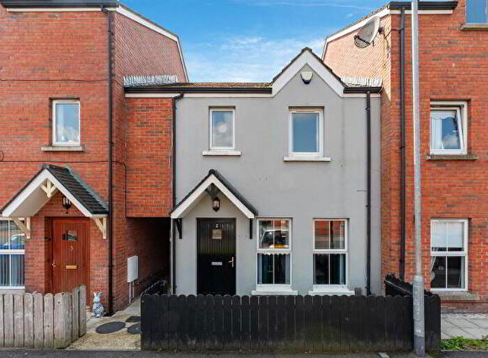 3 Bedroom TownHouse For Sale In Lawnbrook Square, Belfast, BT13