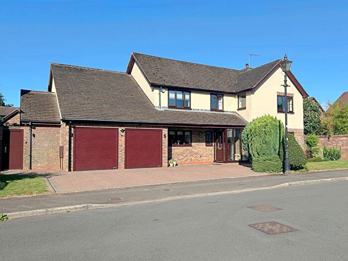 4 Bedroom Detached House For Sale In Bullimore Grove, Kenilworth, CV8
