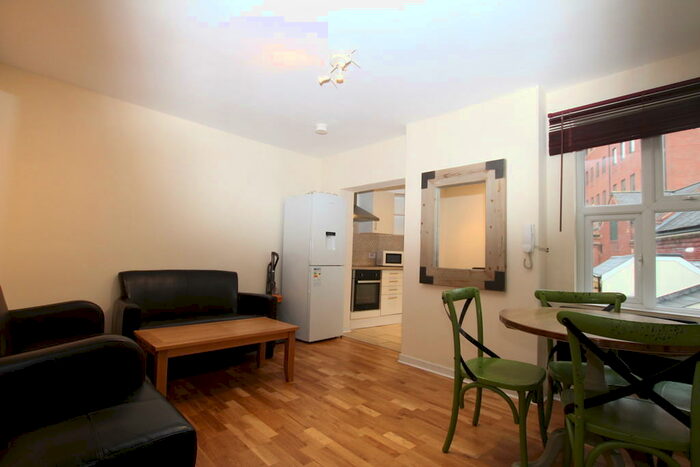 4 Bedroom Apartment To Rent In Long Row, Nottingham, NG1