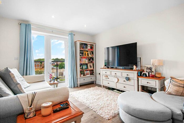 2 Bedroom Flat For Sale In Webster Close, Bracknell, RG12