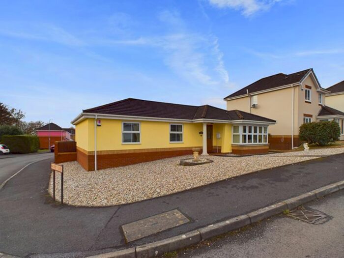 3 Bedroom Bungalow For Sale In Pantyfedwen, Peniel, Carmarthen, SA32