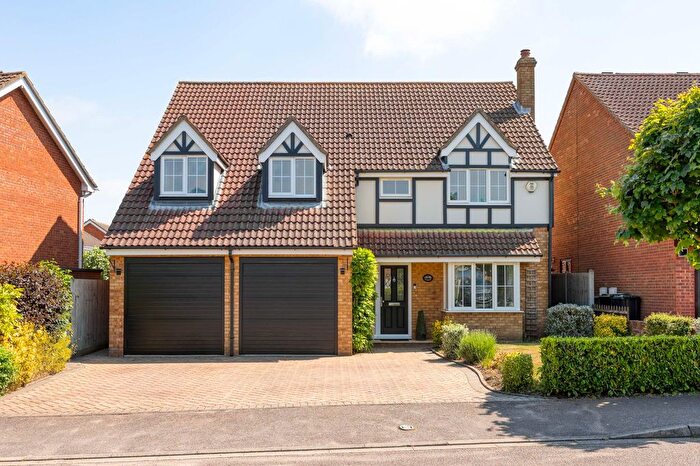 5 Bedroom Detached House For Sale In Purcell Way, Shefford, SG17