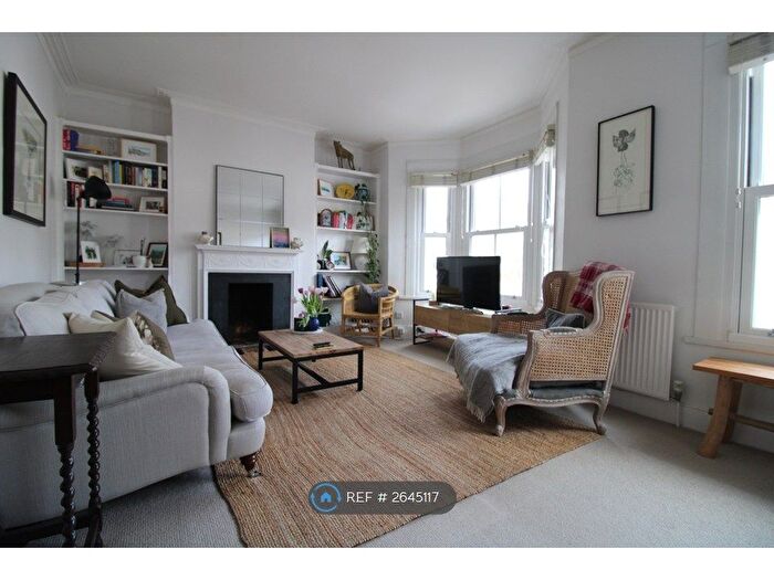 4 Bedroom Flat To Rent In London, London, SW16