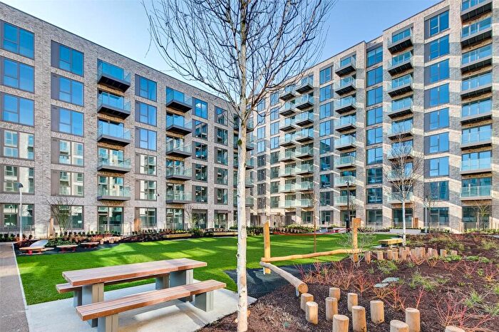 Apartment To Rent In Clipper Street, London, E16