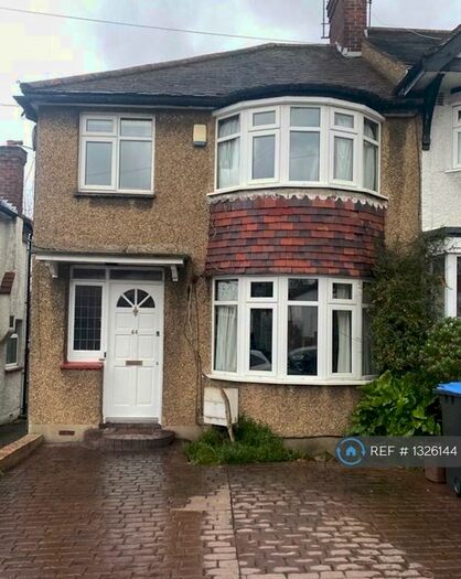 3 Bedroom End Of Terrace House To Rent In Linden Way, London, N14