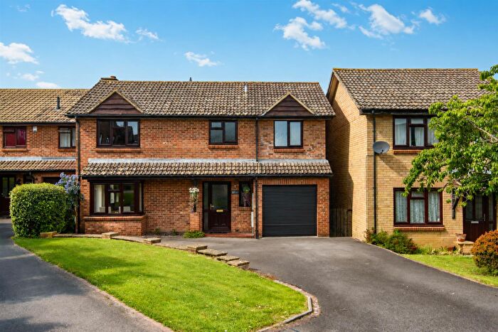4 Bedroom Detached House For Sale In Jubilee Close, Cam, Dursley, GL11