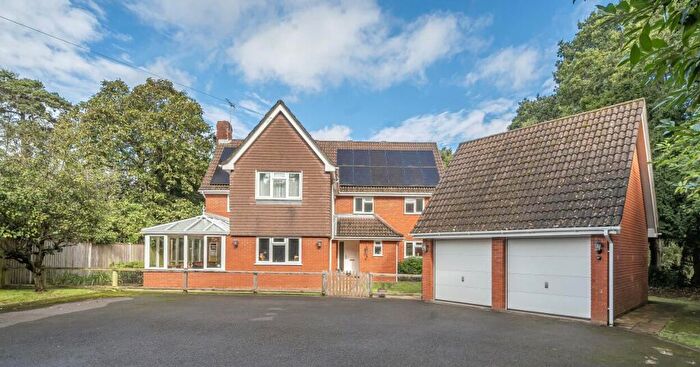 4 Bedroom Detached House For Sale In Hutwood Road, Chilworth, Southampton, Hampshire, SO16