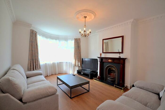 3 Bedroom Semi-Detached House To Rent In Christchurch Avenue, Finchley, N12
