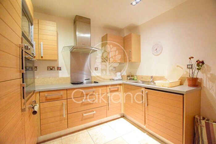 1 Bedroom Flat To Rent In Limeharbour, London, E14