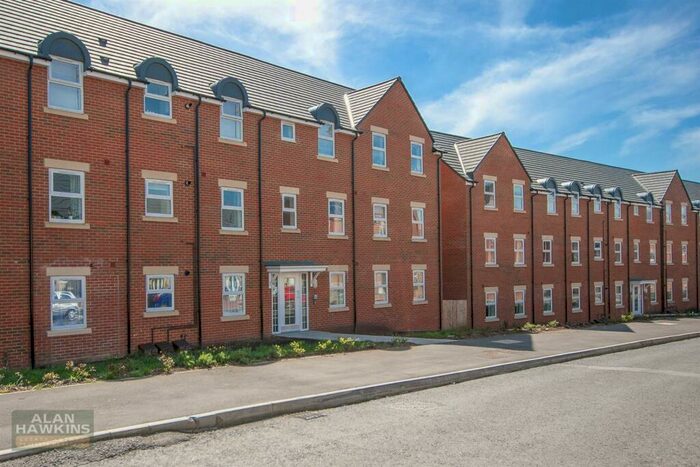2 Bedroom Apartment For Sale In Cloatley Crescent, Royal Wootton Bassett, SN4