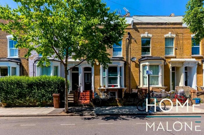 3 Bedroom Flat To Rent In Narford Road, London, E5