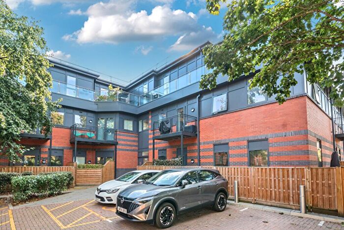 1 Bedroom Apartment For Sale In Clivemont Road, Maidenhead, SL6
