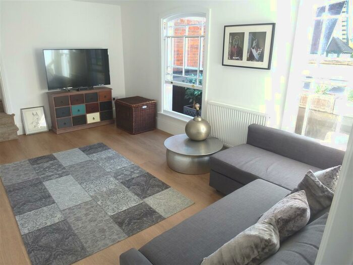 4 Bedroom Flat To Rent In High Street, Woburn Sands, Milton Keynes, MK17