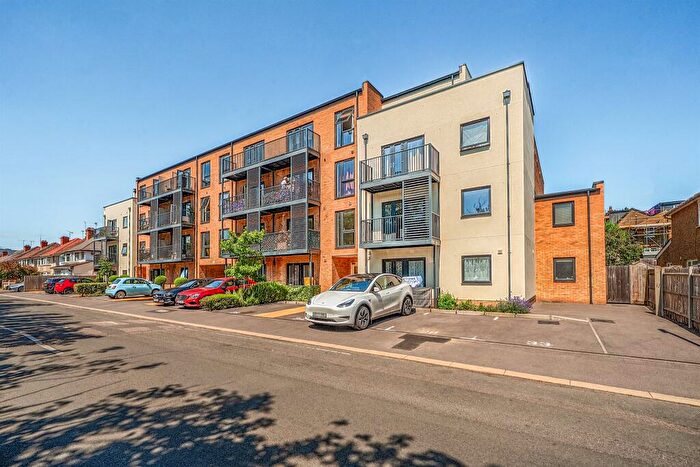 1 Bedroom Apartment For Sale In Boyn Valley Road, Maidenhead, SL6