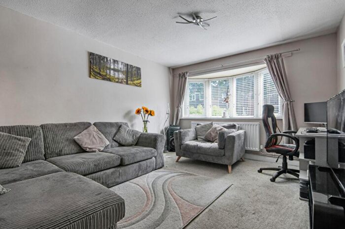 3 Bedroom Terraced House For Sale In Whitnash Close, Balsall Common, CV7