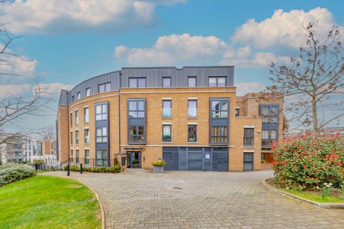 2 Bedroom Flat To Rent In Loxford Gardens, Islington, N5