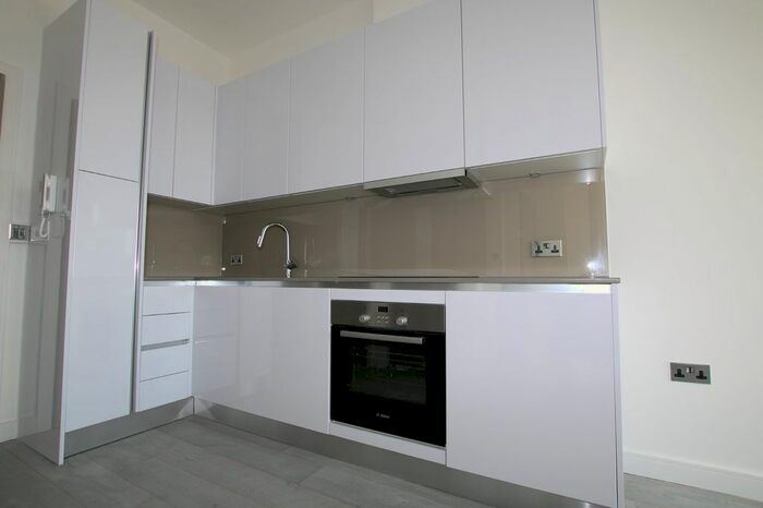 1 Bedroom Flat To Rent In Wellington Street, Slough, SL1