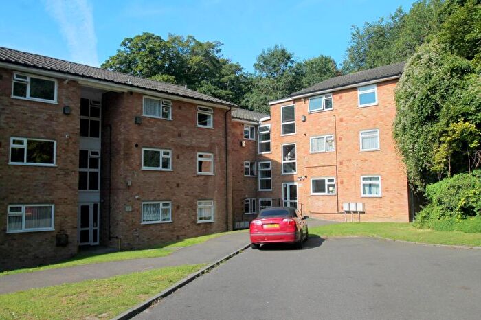 2 Bedroom Flat To Rent In Bedroom Flat In Whyteleafe, CR3