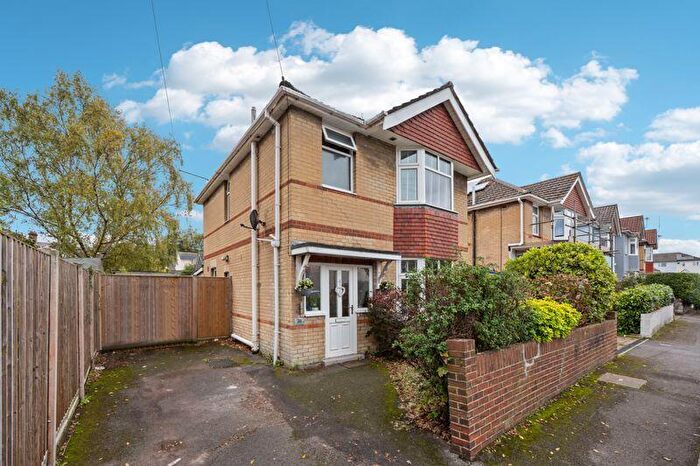 3 Bedroom Detached House For Sale In Alcester Road, Poole, BH12