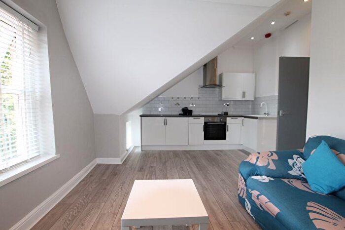 1 Bedroom Flat To Rent In Connaught Road, Cardiff, CF24