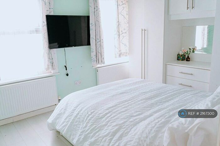 3 Bedroom Terraced House To Rent In Gloucester Road, Croydon, CR0