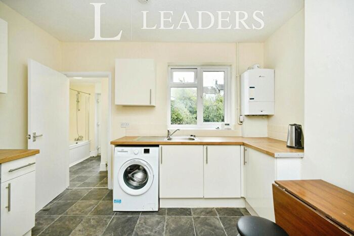 2 Bedroom Apartment To Rent In Coombe Road, BN2