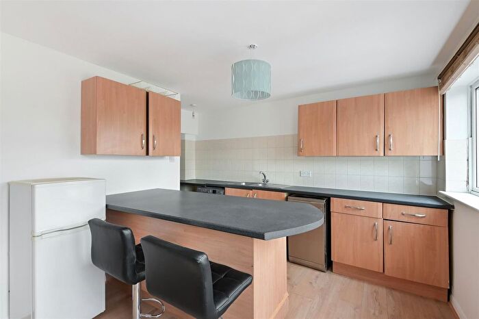 1 Bedroom Flat To Rent In Wellington Road, Wimbledon Park, SW19