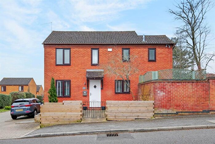 3 Bedroom Detached House For Sale In Chatsworth, Great Holm, Milton Keynes, MK8