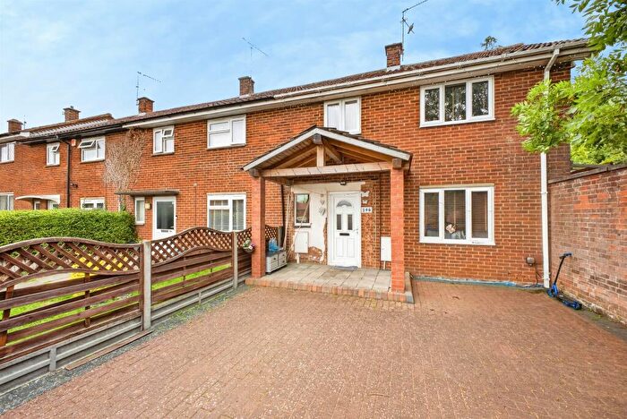 3 Bedroom End Of Terrace House For Sale In Broadmead Avenue, Northampton, NN3