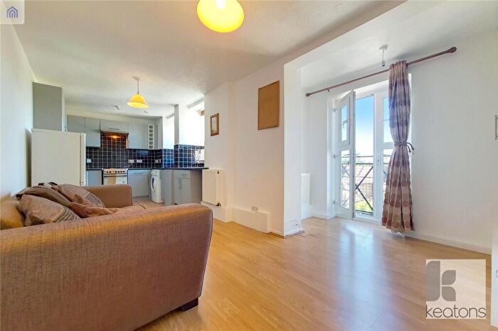 1 Bedroom Flat To Rent In Memorial Avenue, Stratford, London, E15