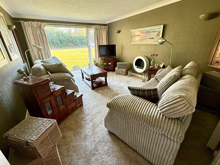 2 Bedroom Flat For Sale In Station Road, Sutton Coldfield, B73