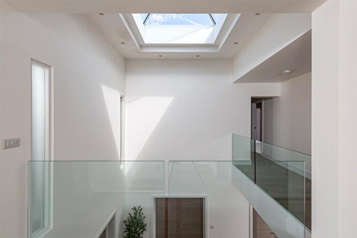 5 Bedroom Detached House For Sale In Keswick Road, Great Bookham, Leatherhead, Surrey, KT23