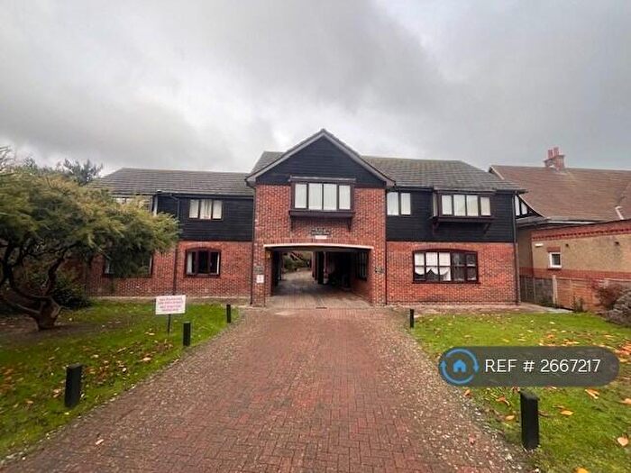 2 Bedroom Flat To Rent In Elizabeth Court, Bembridge, PO35