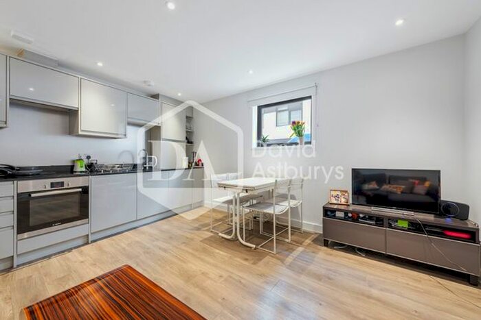 1 Bedroom Flat To Rent In Dollis Mews, Finchley Central, London, N3