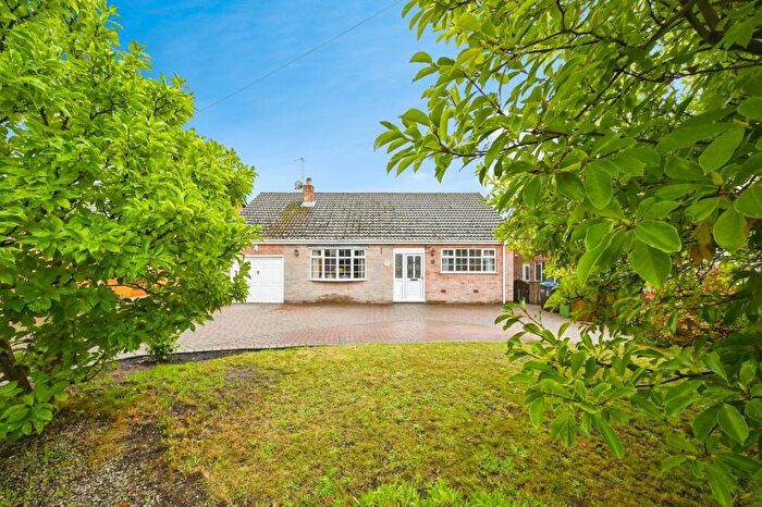 3 Bedroom Bungalow For Sale In Edale Close, Mansfield, Nottinghamshire, NG18